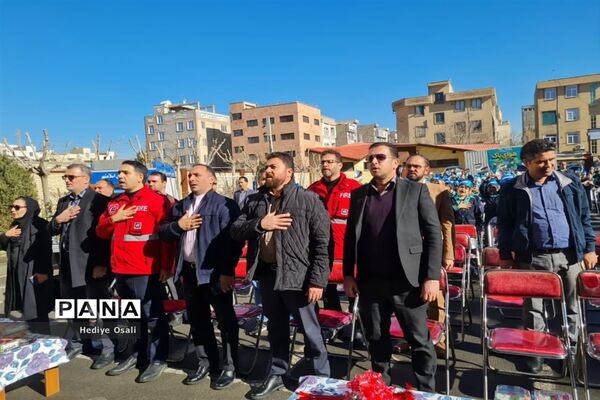 جشن گرامی‌داشت هفته هوای پاک درآموزشگاه شهید همت اسلامشهر