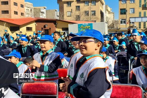 جشن گرامی‌داشت هفته هوای پاک درآموزشگاه شهید همت اسلامشهر