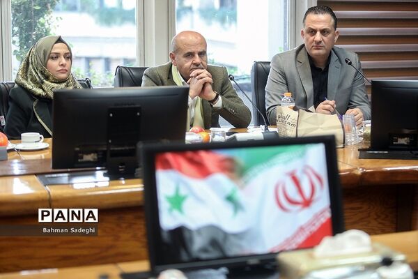 دیدار وزیر آموزش و پرورش با جمعی از معلمان و فرهنگیان عضو سندیکاهای کشور سوریه