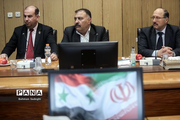 دیدار وزیر آموزش و پرورش با جمعی از معلمان و فرهنگیان عضو سندیکاهای کشور سوریه