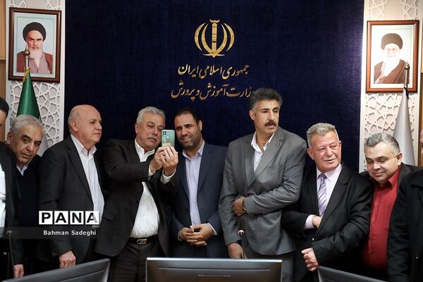 دیدار وزیر آموزش و پرورش با جمعی از معلمان و فرهنگیان عضو سندیکاهای کشور سوریه