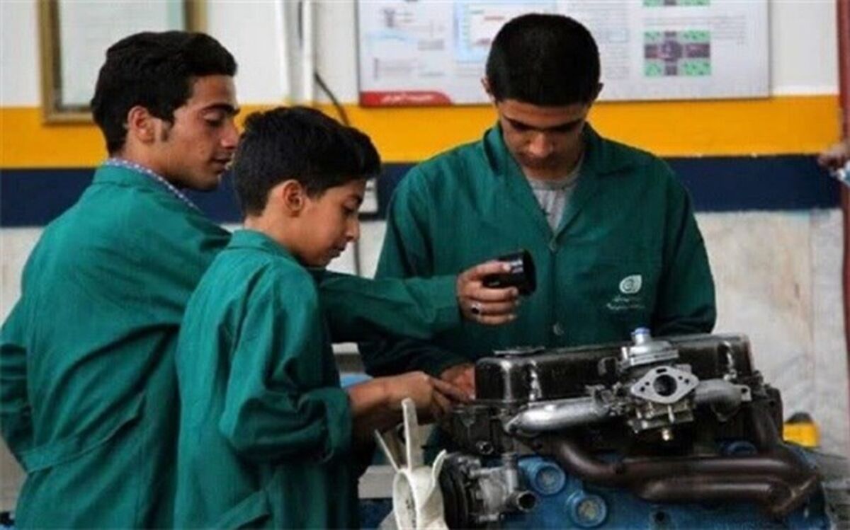 دانش‌آموزان  با آموزش مهارت‌های پایه آماده  ورود به بازار کار شوند