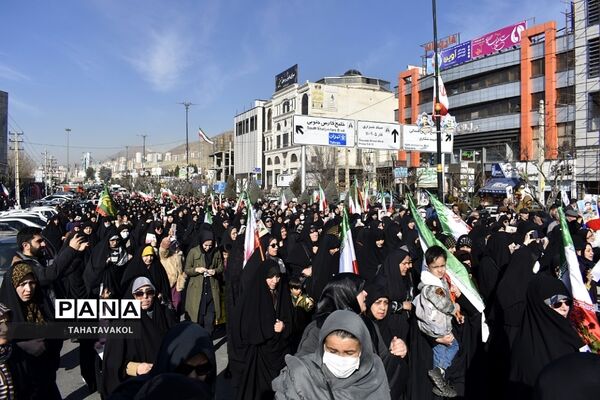 تشییع پیکر مطهر شهید مدافع حرم حسین محمدی در شهرستان پردیس