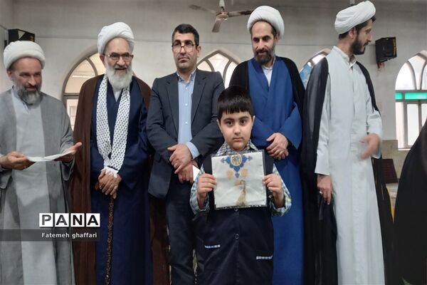 نماز شکر دانش‌آموزان قائمشهری