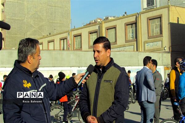 همایش استانی دوچرخه سواری دانش‌آموزی به‌مناسبت هفته هوای پاک