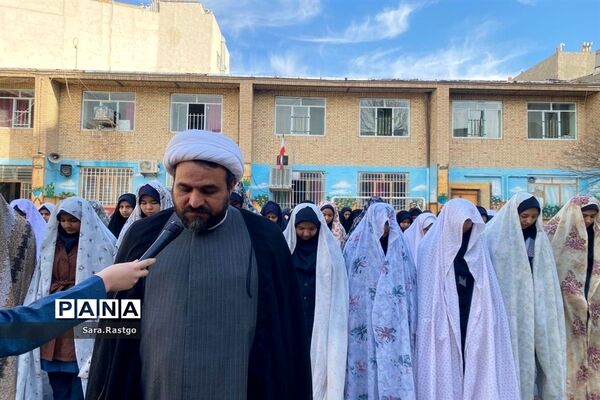 دانش آموزان دبیرستان استاد شهریار مشهد نماز باران خواندند