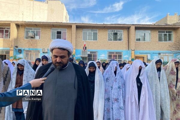 دانش آموزان دبیرستان استاد شهریار مشهد نماز باران خواندند