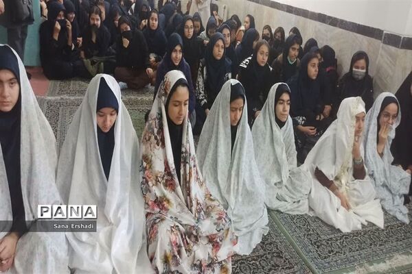 مراسم تقدیر از خانواده‌ شهدا درآموزشگاه نیایش اسلامشهر