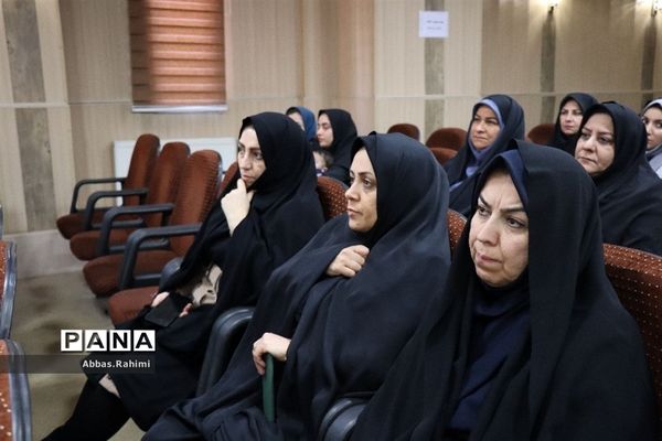 تقدیر از آقایان کارمند اداره آموزش و پرورش پاکدشت