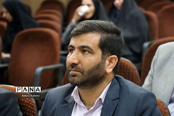 تقدیر از آقایان کارمند اداره آموزش و پرورش پاکدشت