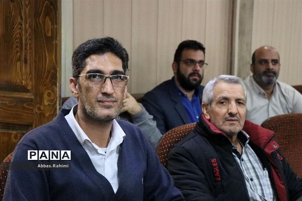 تقدیر از آقایان کارمند اداره آموزش و پرورش پاکدشت