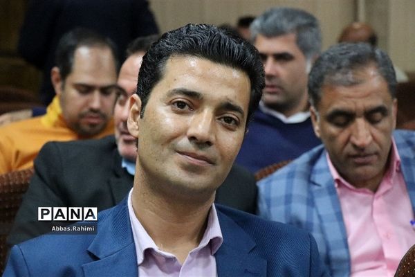 تقدیر از آقایان کارمند اداره آموزش و پرورش پاکدشت