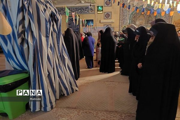 شرکت فعال پیشتازان شادگانی در مراسم اعتکاف دانش‌آموزی