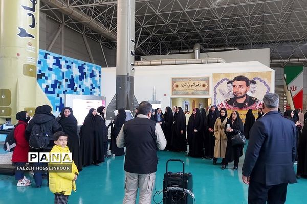 اردو  راهیان پیشرفت دانش‌آموزان مدرسه حکمت