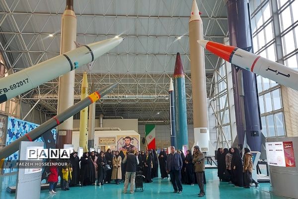 اردو  راهیان پیشرفت دانش‌آموزان مدرسه حکمت