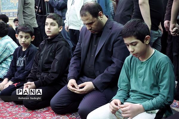 حضور وزیر آموزش و پرورش در مراسم اعتکاف دانشجومعلمان و دانش‌آموزان