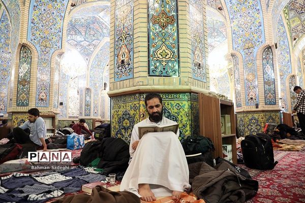 اعتکاف دانش‌آموزان و دانشجومعلمان