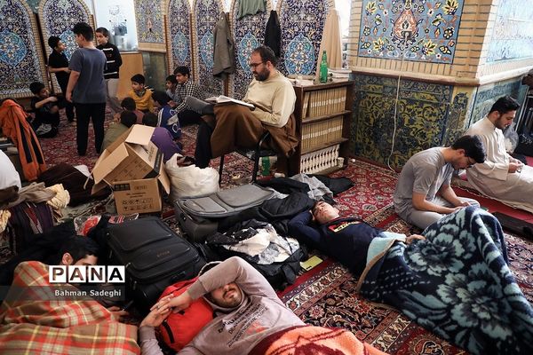 اعتکاف دانش‌آموزان و دانشجومعلمان