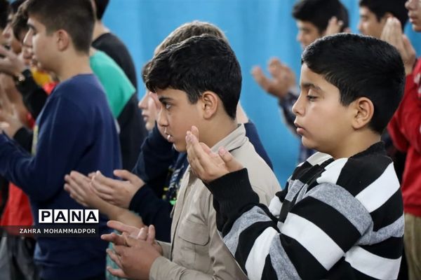 اعتکاف دانش‌آموزی در ناحیه یک بهارستان
