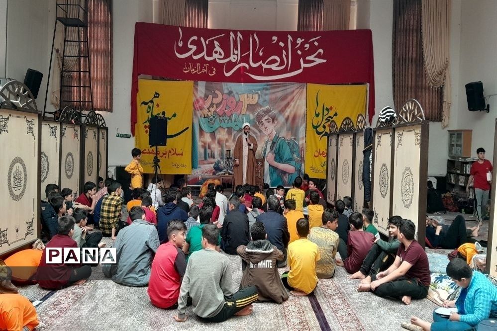 اعتکاف دانش‌آموزی در نیشابور