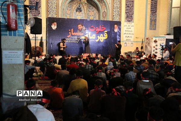 اعتکاف دانش‌آموزی در قم-2