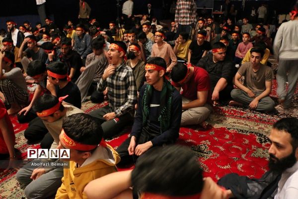 اعتکاف دانش‌آموزی در قم-2