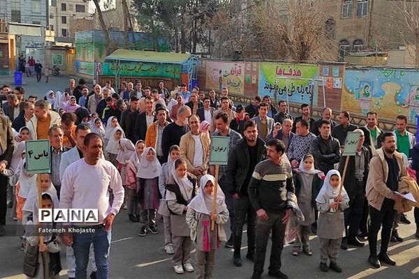 برگزاری مراسم روز پدر در دبستان کودک مسلمان شهرستان قرچک