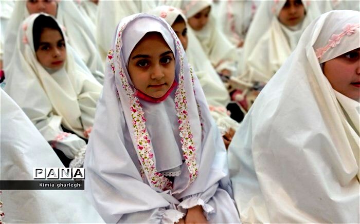 اولین و مهم‌ترین گام برای ارتباط با خداوند ‌نماز خواندن است/ فیلم