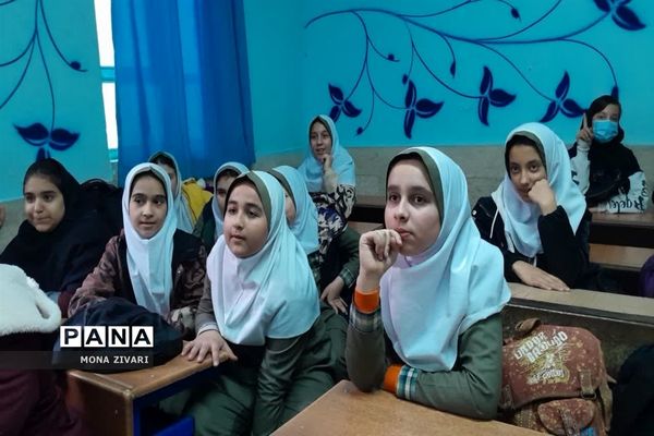 اجرای طرح سلامت دوران بلوغ در مدارس ناحیه یک بهارستان