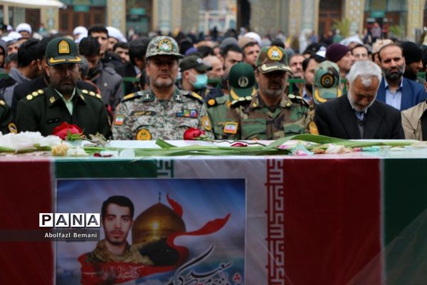 تشییع پیکر شهیدان «آقازاده نژاد» و «کریمی» در قم
