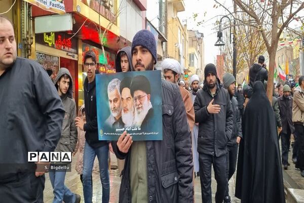 تشییع پیکر شهیدان «آقازاده نژاد» و «کریمی» در قم