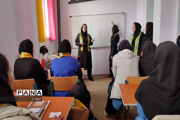 آموزش پیشتازان در مدارس محروم شهرستان‌های مانه و سملقان