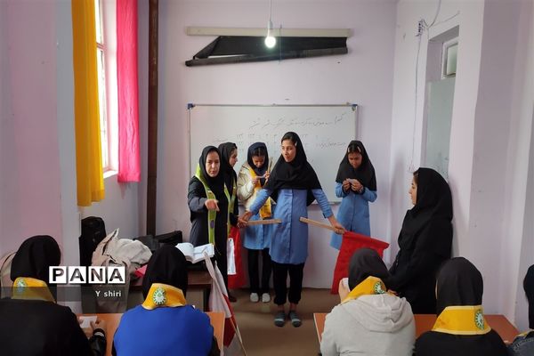 آموزش پیشتازان در مدارس محروم شهرستان‌های مانه و سملقان