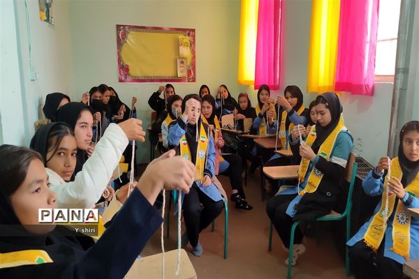 آموزش پیشتازان در مدارس محروم شهرستان‌های مانه و سملقان