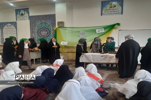 برگزاری مراسم ولادت حضرت علی(ع)  و روز پدر در دبستان شهید حسین زارع زاده مهریز