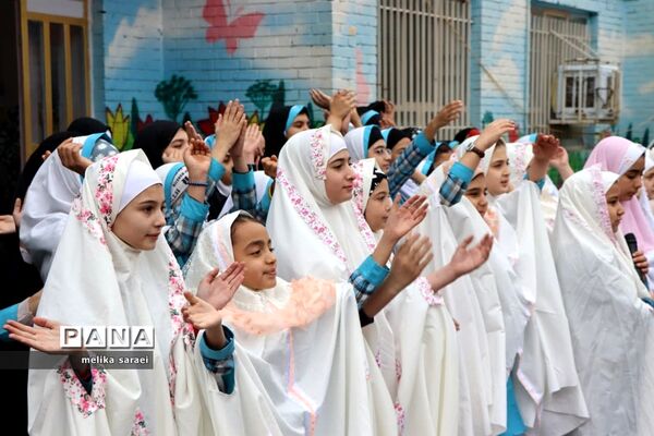 جشن  میلاد امام علی(ع) در آموزشگاه کمیل ناحیه یک بهارستان