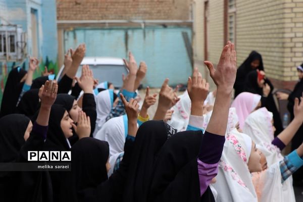 جشن  میلاد امام علی(ع) در آموزشگاه کمیل ناحیه یک بهارستان