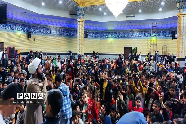 جشن پدر پسری دبستان مصطفی بیات در مسجد خامس آل عبا شهرستان ملارد