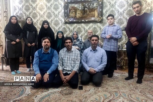 دیدار دانش‌آموزان باقرشهری با جانباز آزاده دفاع مقدس
