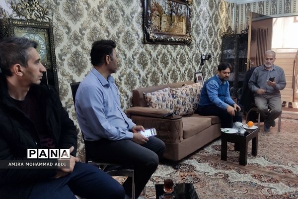 دیدار دانش‌آموزان باقرشهری با جانباز آزاده دفاع مقدس