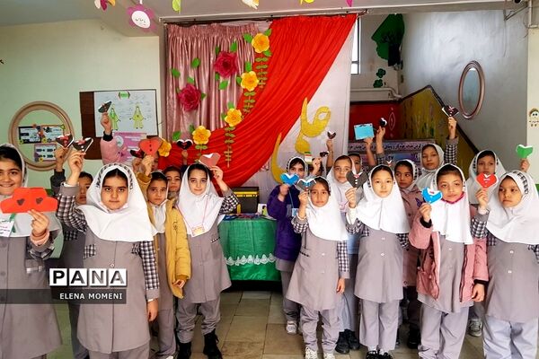 برگزاری جشن میلاد حضرت علی(ع) در مدارس کهریزک
