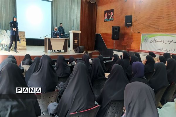 برگزاری جشن تکلیف سیاسی برای رای اولی ها در ورامین