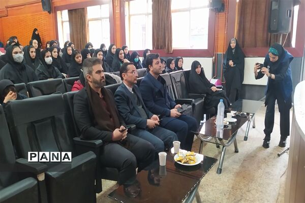 برگزاری جشن تکلیف سیاسی برای رای اولی ها در ورامین