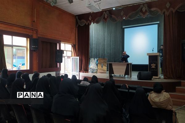 برگزاری جشن تکلیف سیاسی برای رای اولی ها در ورامین