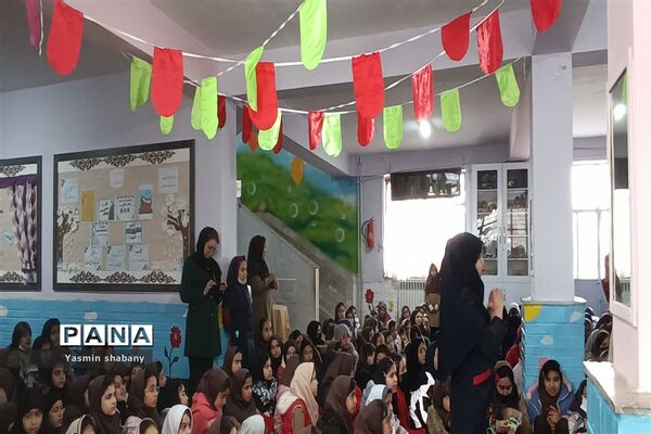 جشن  ولادت با سعادت امام علی (ع) در مدرسه پنجم مهر مشهد مقدس