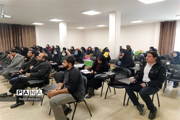 برگزاری کلاس آموزشی فعالیت‌های اردویی در منطقه ۱۶