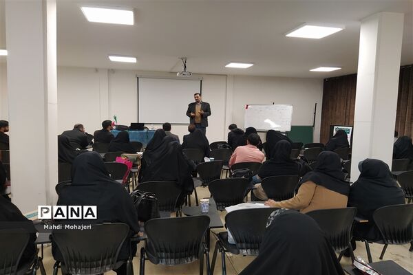برگزاری کلاس آموزشی فعالیت‌های اردویی در منطقه ۱۶
