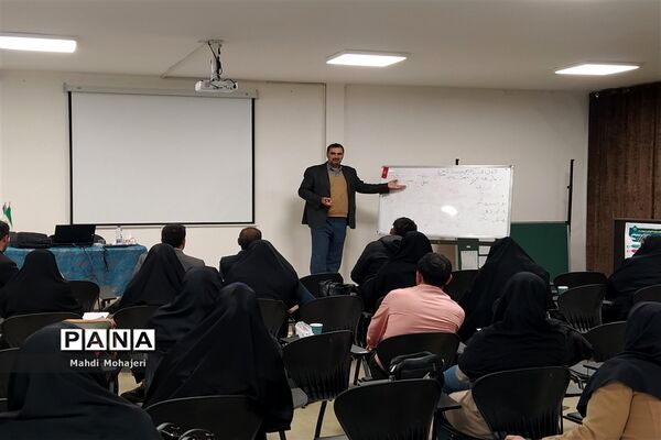 برگزاری کلاس آموزشی فعالیت‌های اردویی در منطقه ۱۶