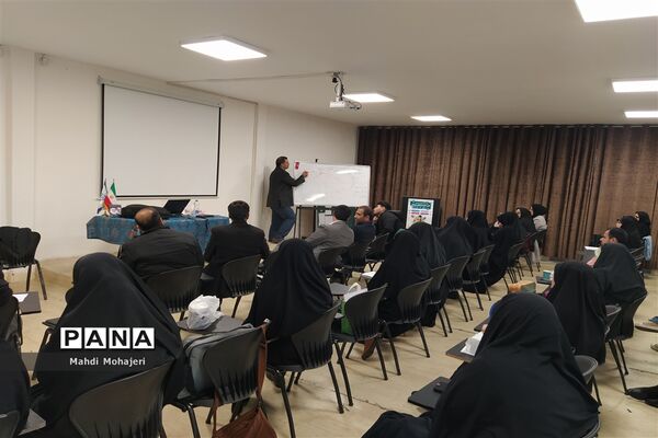 برگزاری کلاس آموزشی فعالیت‌های اردویی در منطقه ۱۶
