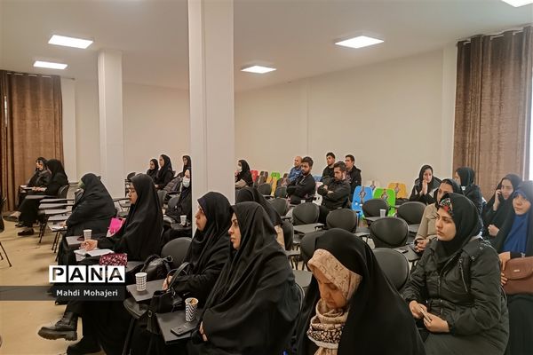 برگزاری کلاس آموزشی فعالیت‌های اردویی در منطقه ۱۶
